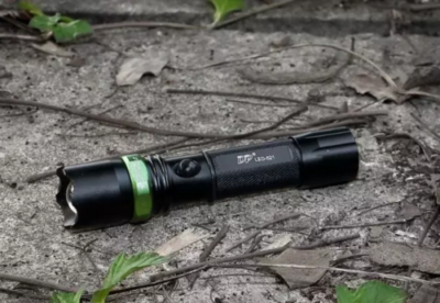 DP. Light Zoomable Rechargeable LED Flashlight Torch model 521 3 Mode CREE bulb. Uses 18650 or AAA batteries.